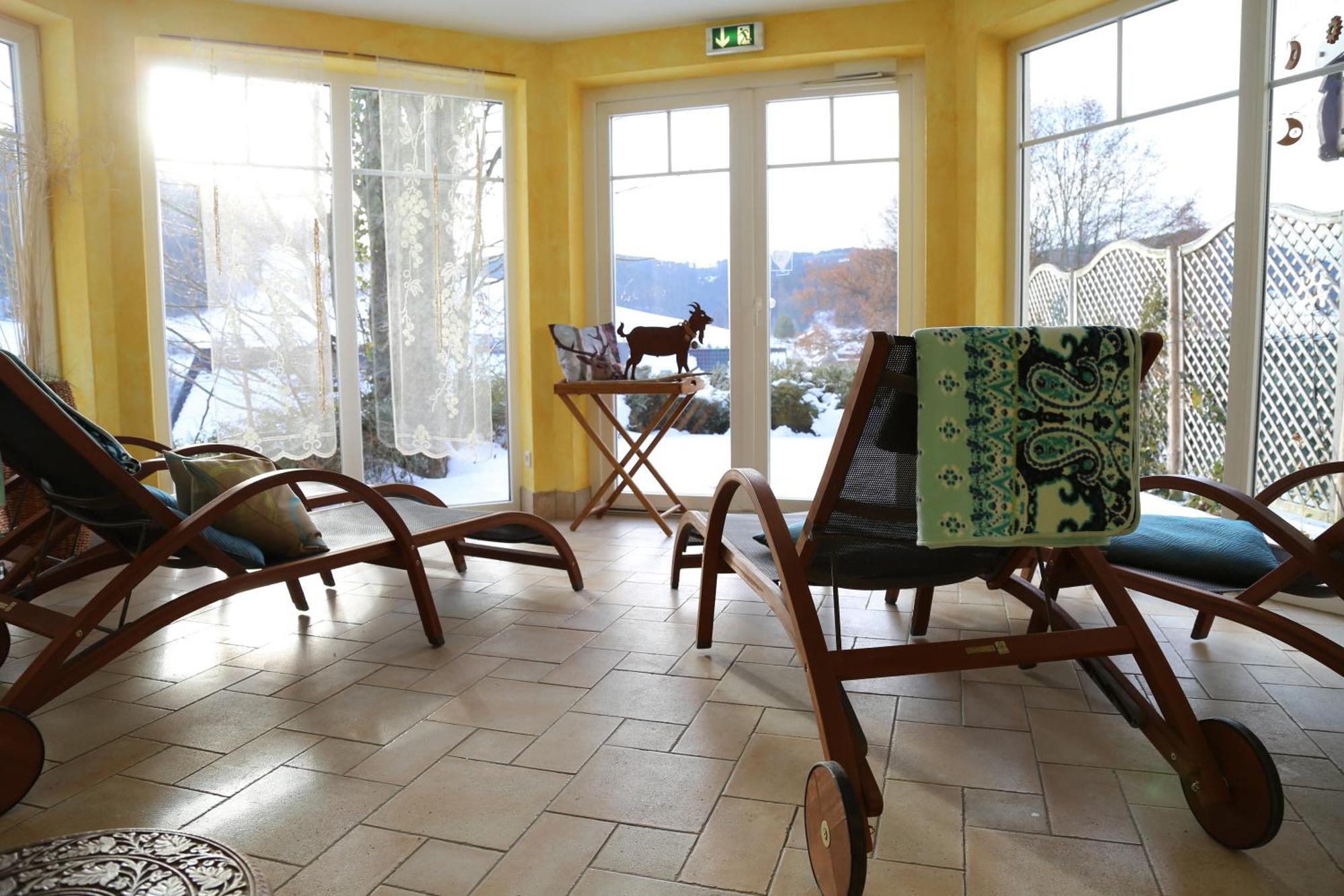 Goldener Hahn B&B Baiersbronn - Ferienwohnungen Mit Hotel Service Nahe Gartenschau Tal X Exterior photo