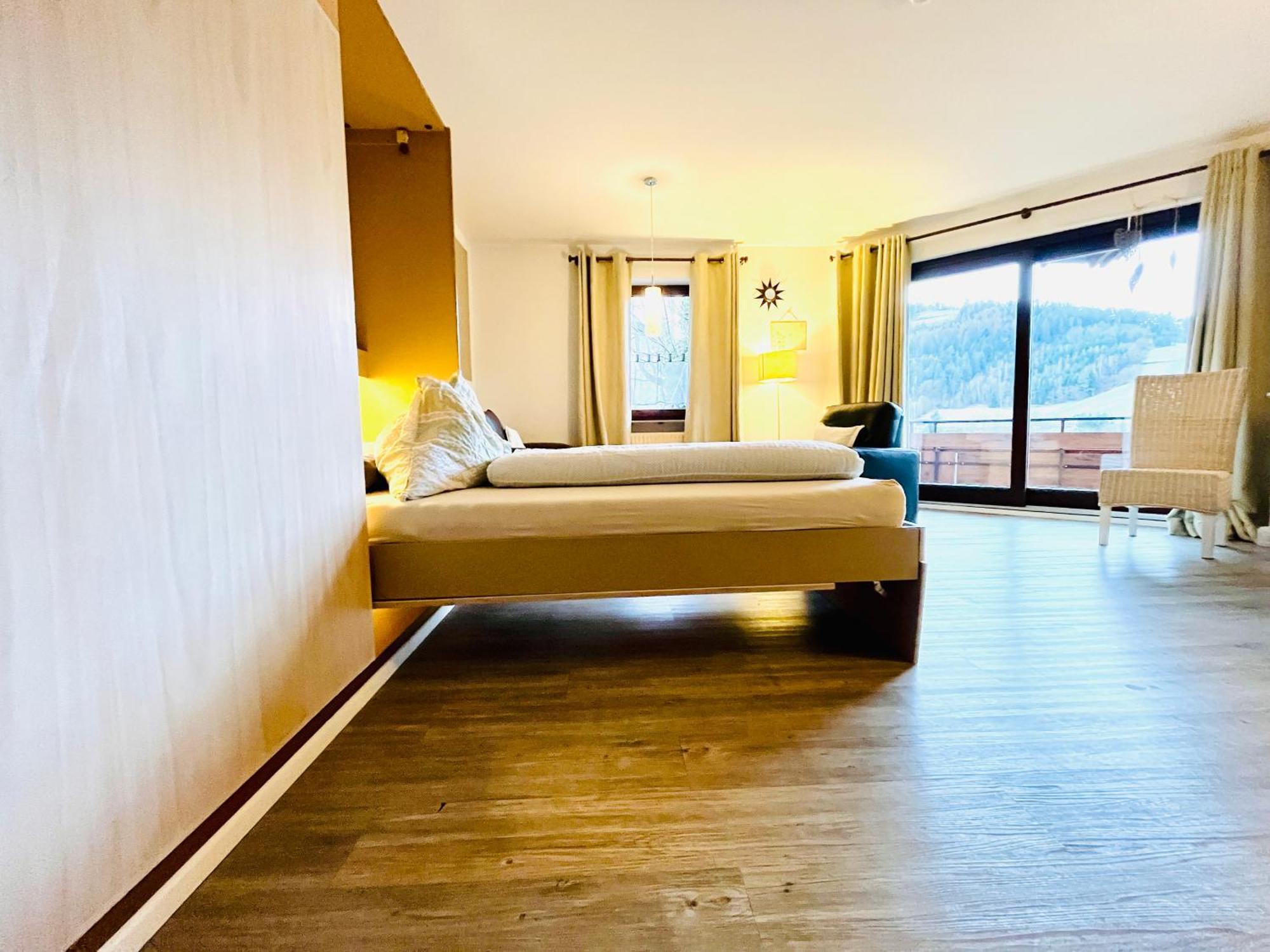 Goldener Hahn B&B Baiersbronn - Ferienwohnungen Mit Hotel Service Nahe Gartenschau Tal X Room photo