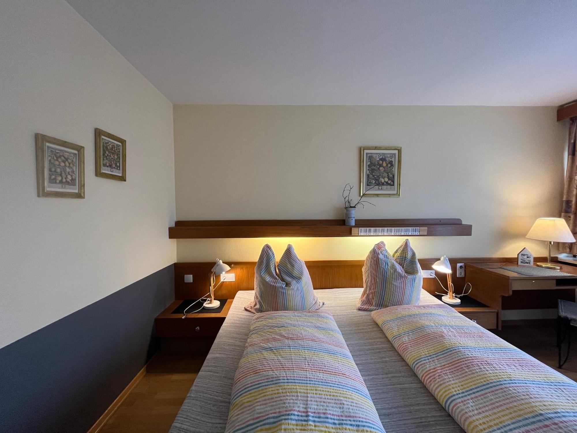 Goldener Hahn B&B Baiersbronn - Ferienwohnungen Mit Hotel Service Nahe Gartenschau Tal X Room photo